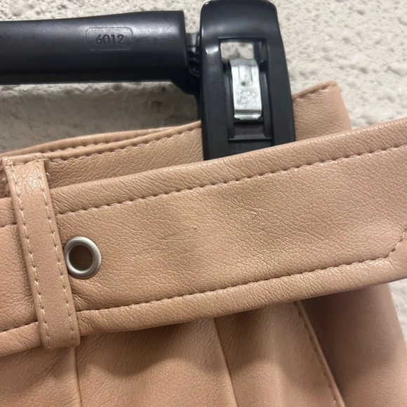 7 for all Mankind Tan Faux Leather Belted Wide Leg Pants NWT M - Picture 5 of 8